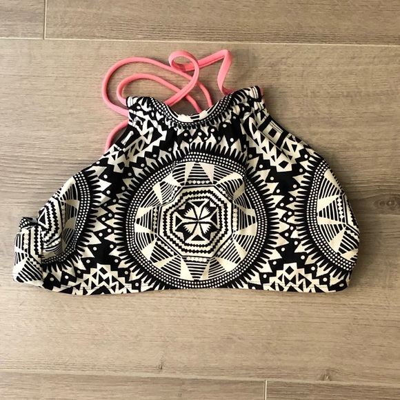 Xhiliration Medium Bikini Top - Picture 1 of 3